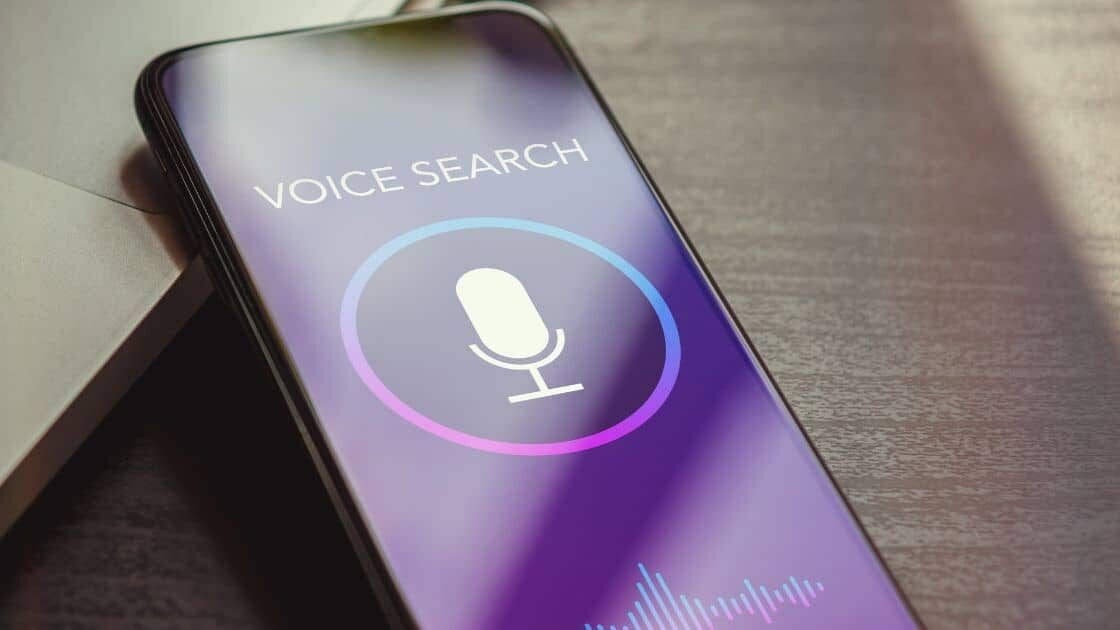 AI seo tools to optimize voice and visual search on a mobile